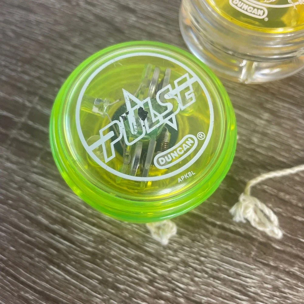 Duncan Yo Yo Lot Speed Beetle Pulse 2pc Green Yellow Performance Yoyos‎